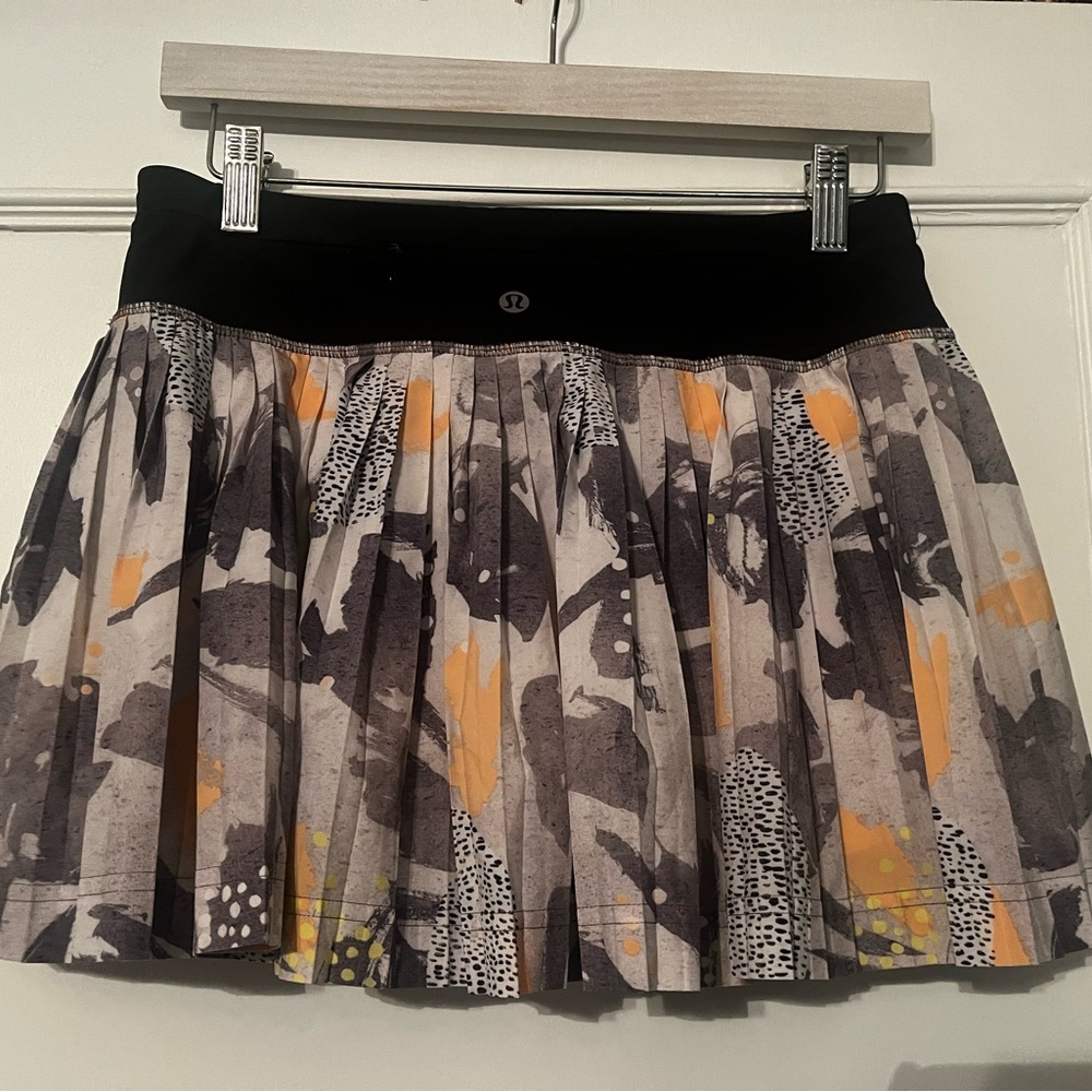 Lululemon Pleat to Street Skirt II Mini Art Pop Size 2 Multicolor Tennis Skort